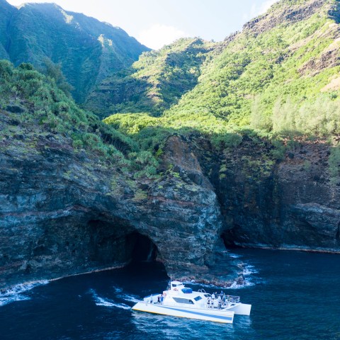 Na Pali boat tours